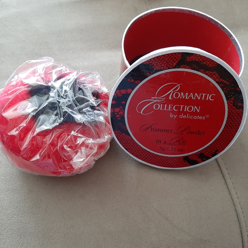 Vintage Romantic Collection By Delicates Shimmer Body Powder New